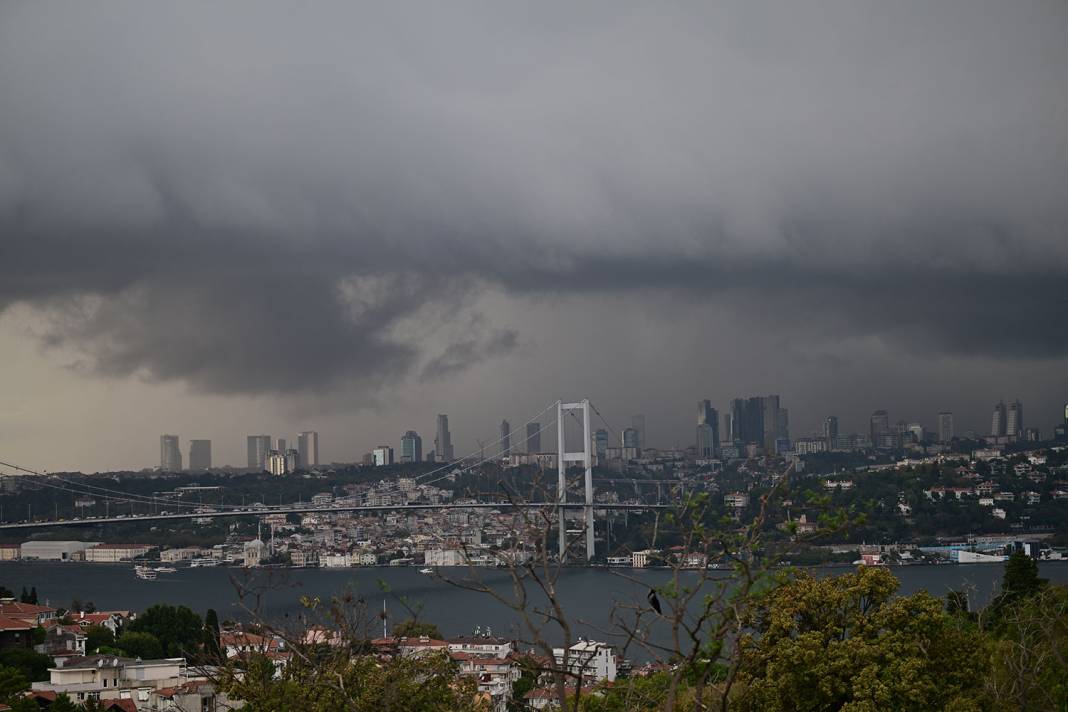 İstanbul'a ne kadar yağmur yağdı? Valilikten kabus gibi günün sayıları 4