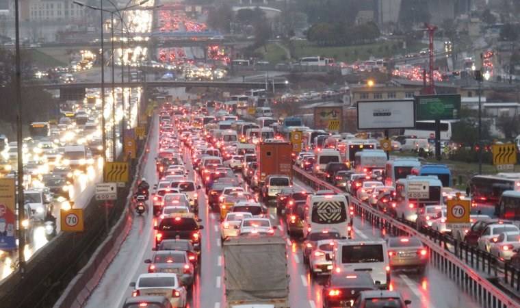 Okullar açılıyor: İstanbul trafiği için teyakkuza geçildi! Toplu taşıma ücretsiz mi olacak? 13