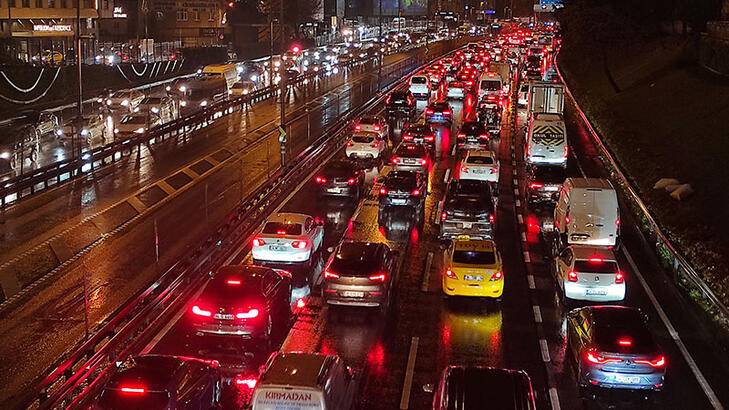 Okullar açılıyor: İstanbul trafiği için teyakkuza geçildi! Toplu taşıma ücretsiz mi olacak? 11
