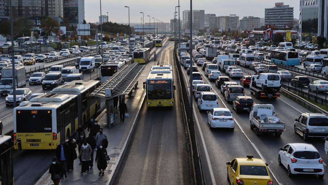 Okullar açılıyor: İstanbul trafiği için teyakkuza geçildi! Toplu taşıma ücretsiz mi olacak? 8