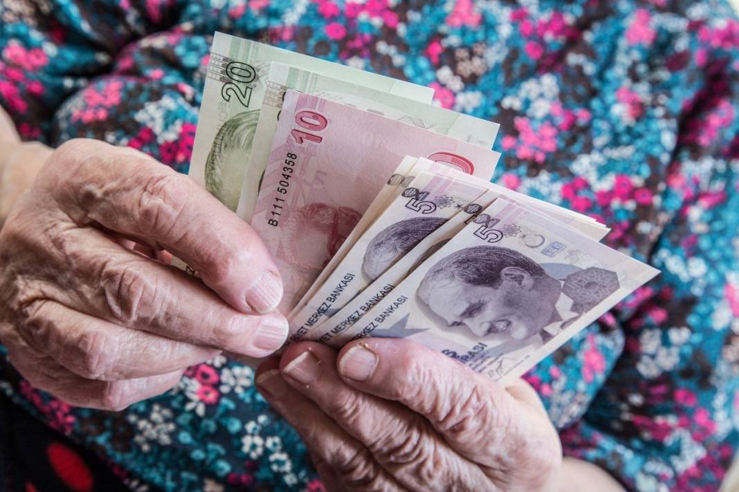 Hesaplanan farklar emekliye tıkır tıkır ödenecek! Emekli maaşı düşük olanlar dikkat 9