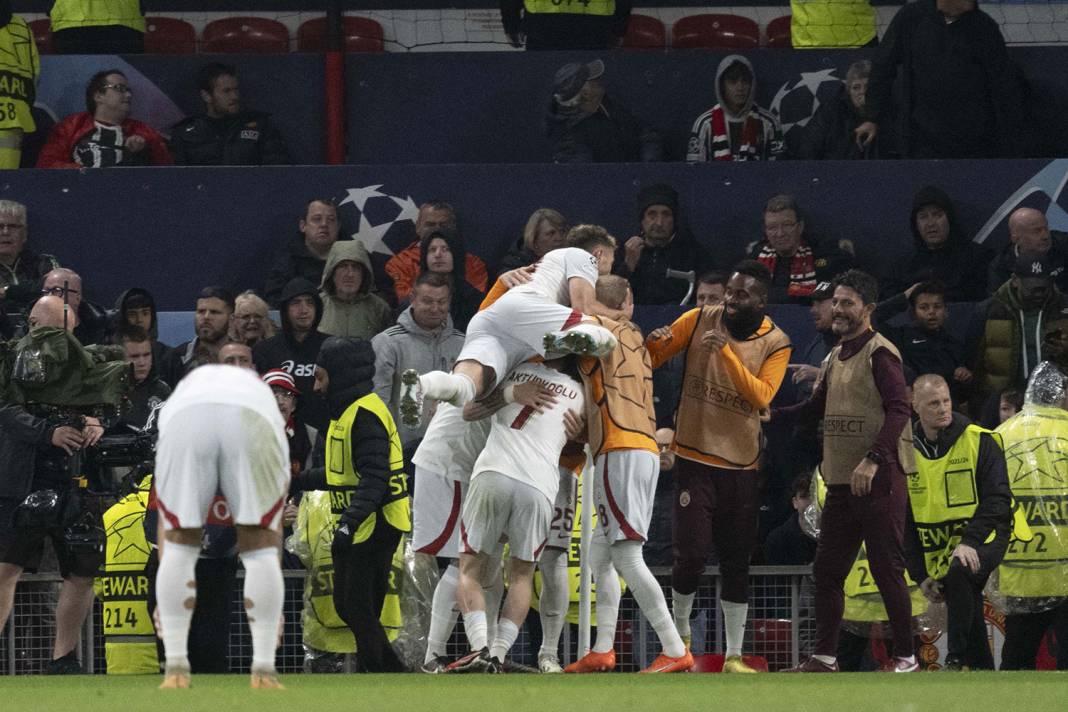 Galatasaray, Manchester United'ı devirdi: 3-2 14