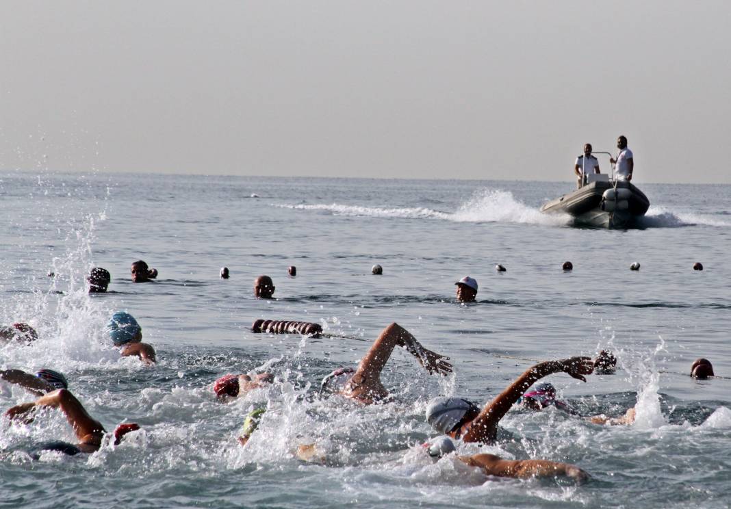 Milli sporcudan 100. yıl dalışı! Şanlı Türk bayrağı denizde dalgalandı 5