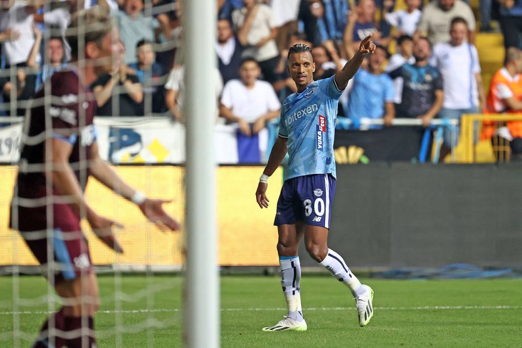Trabzonspor'u deviren Adana Demirspor, Milli Takım'a da 'yetişti' 7