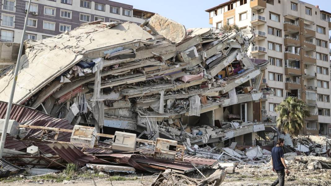 Naci Görür 7 üstü deprem beklediği bölgeyi açıkladı 10