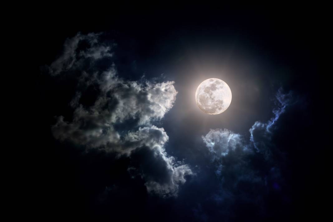 Ay'ın sırrı çözüldü! Bilim insanları Ay’ın içinde ne olduğunu ilk kez açıkladı 8