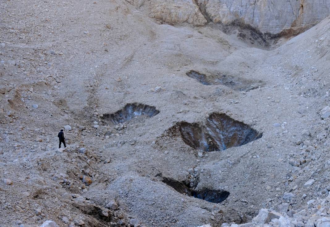 2,5 milyon yıllık gizem çözüldü: Kar kütlesinin erimesiyle açığa çıktı 3