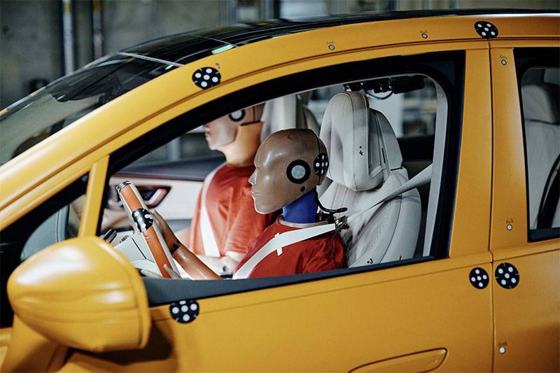 Mercedes'ten dünyada bir ilk: Elektrikli otomobil karşıtları için 5