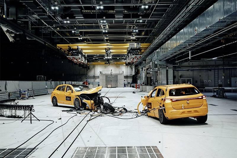 Mercedes'ten dünyada bir ilk: Elektrikli otomobil karşıtları için 6