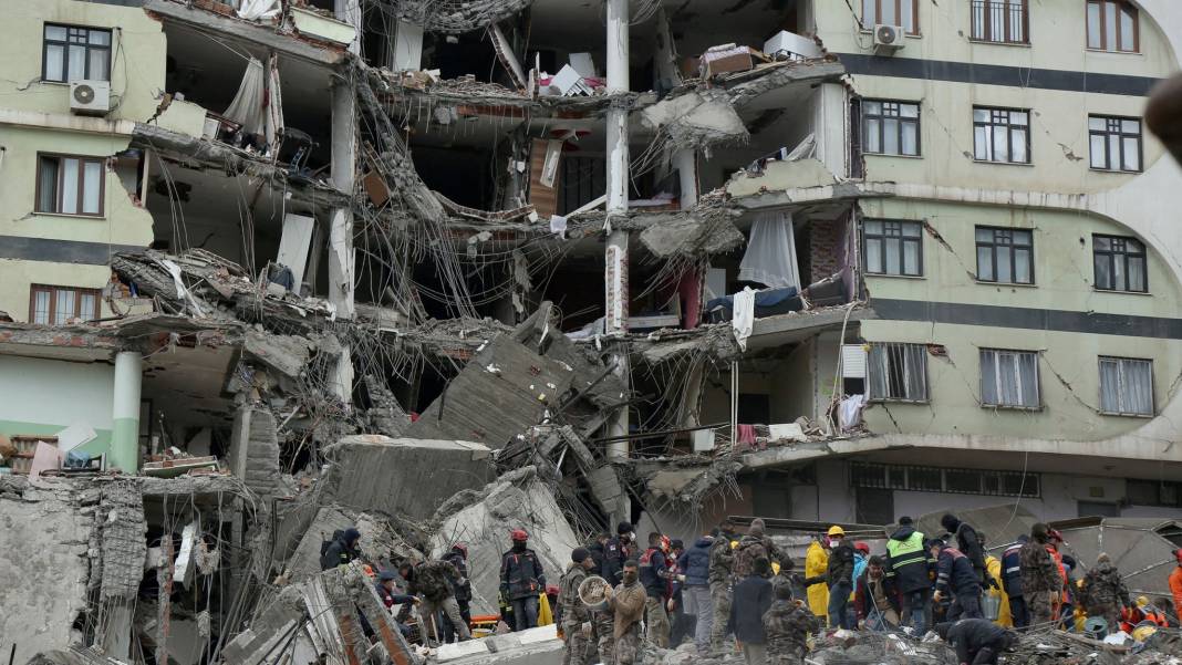 Naci Görür 7 üstü deprem beklediği bölgeyi açıkladı 6