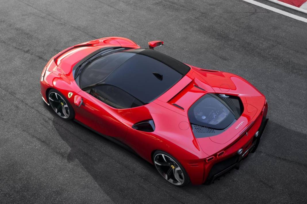 Hibrit Ferrari satışları tüm modelleri geride bıraktı 6