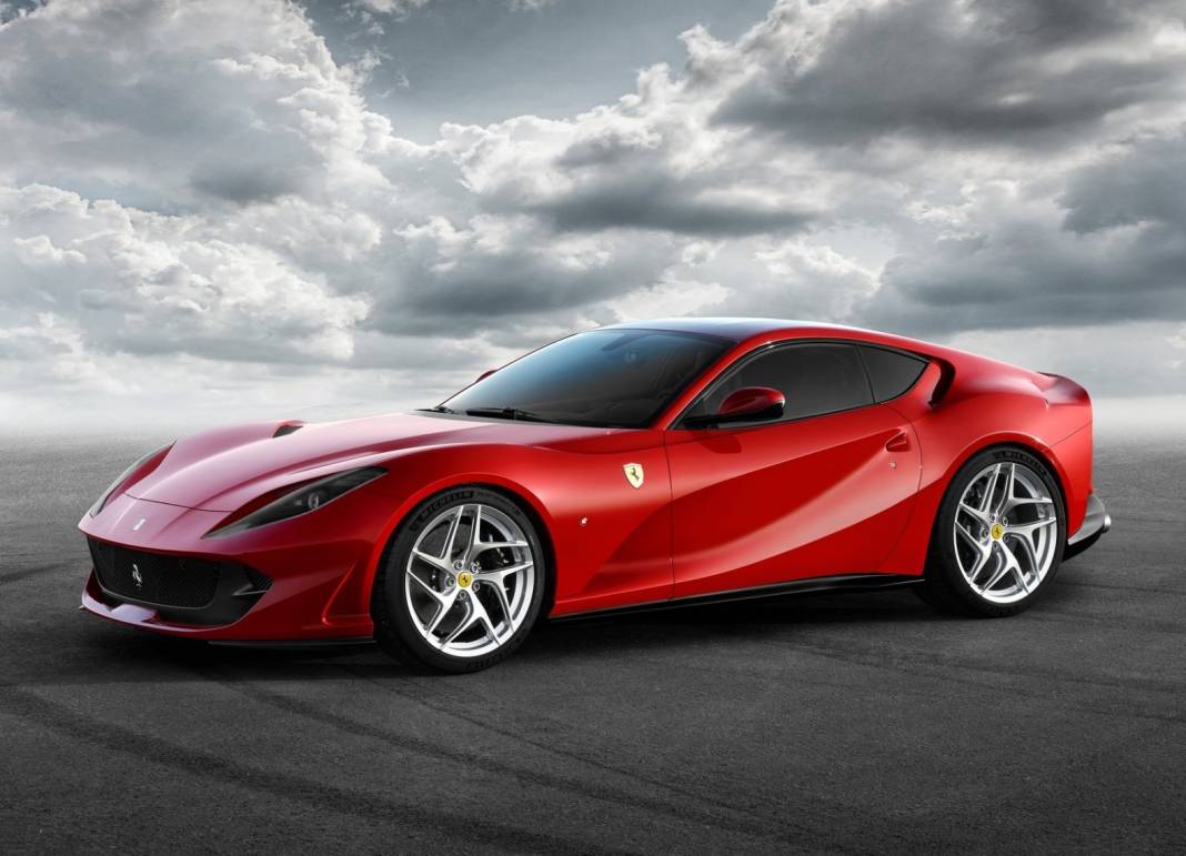 Hibrit Ferrari satışları tüm modelleri geride bıraktı 10