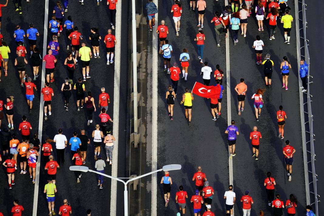 İstanbul Maratonu’nda halk koşusundan renkli görüntüler! 8