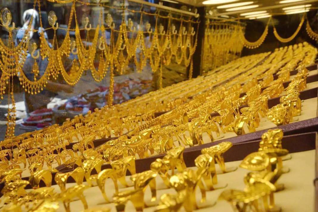 İslam Memiş tarih verip uyardı 'Hazırlanın gram altın fiyatları uçuşa geçecek' 7