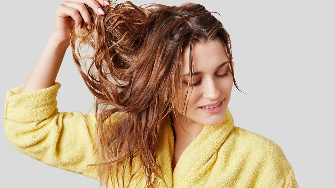 'Zararlarını çoğu kişi bilmiyor' Islak saçla uyumamanız için 7 neden 8