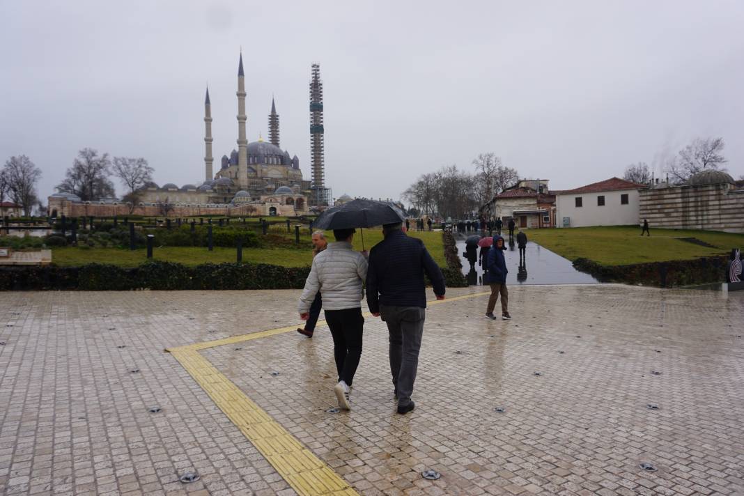 Edirne'de sağanak yağış etkisi sürüyor 1