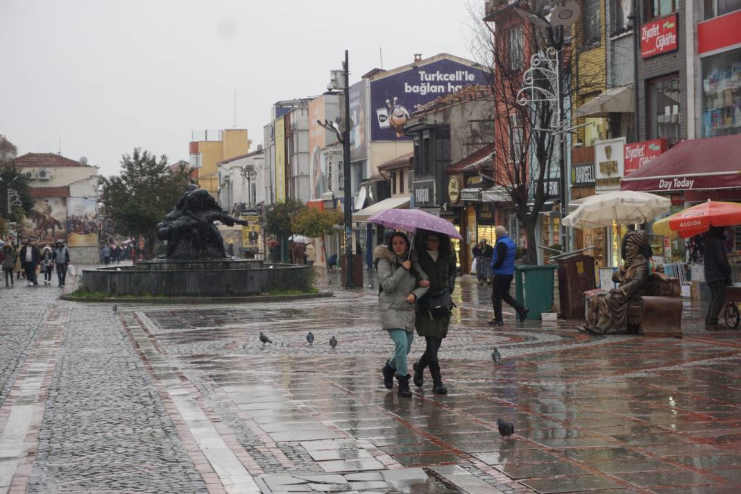 Edirne'de sağanak yağış etkisi sürüyor 6