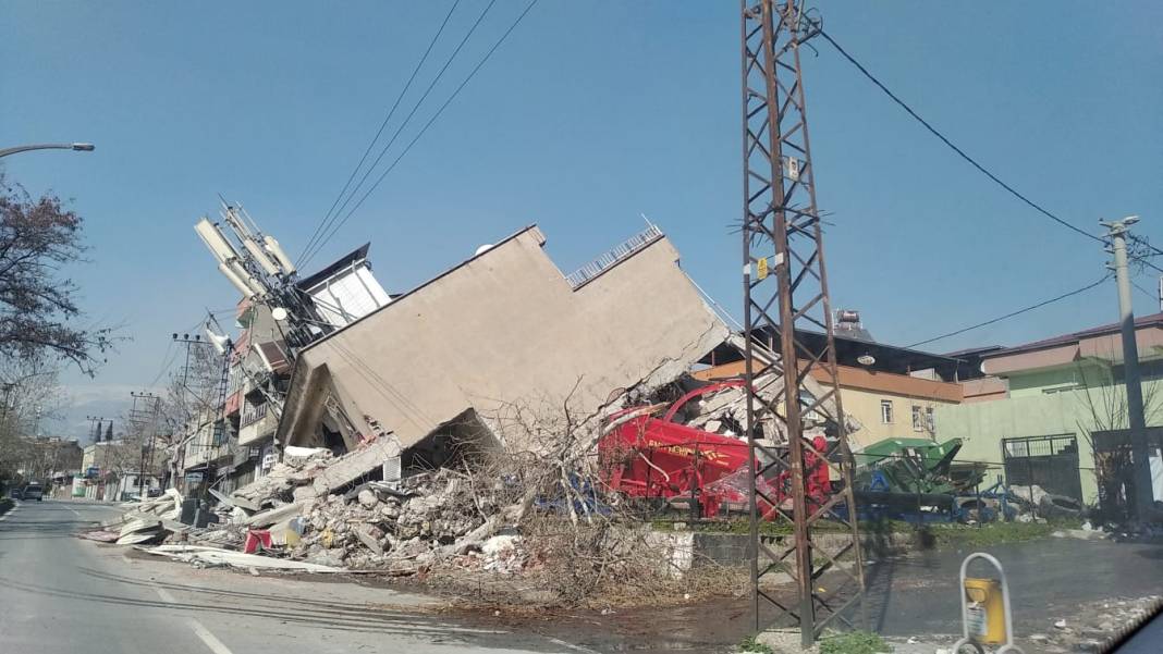 Depremin acı hatıraları tekrar gün yüzüne çıktı 'Paylaşılan fotoğraflar yürekleri dağladı 5