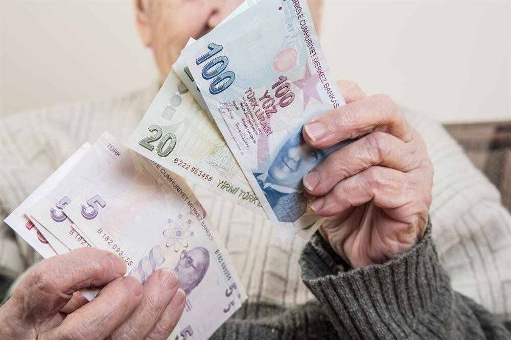 Emekliler dikkat 'SGK uzmanı net rakam verdi' En düşük emekli maaşı belli oldu 5