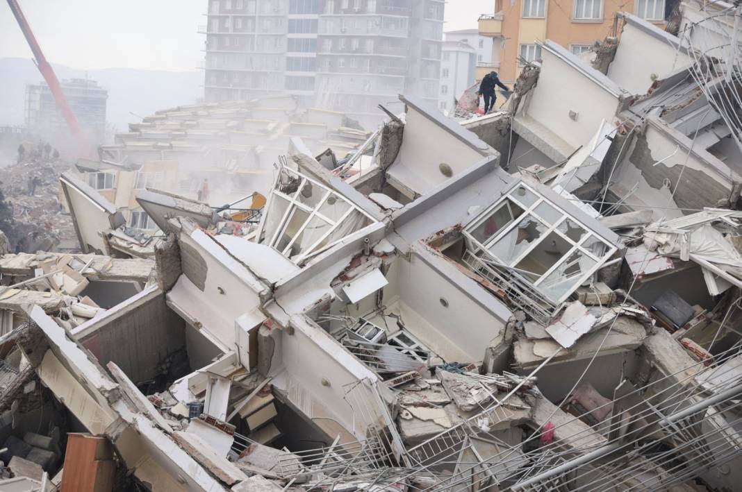 Japon deprem uzmanı tek tek o illeri uyardı 'Her yer kıpkırmızı' 9