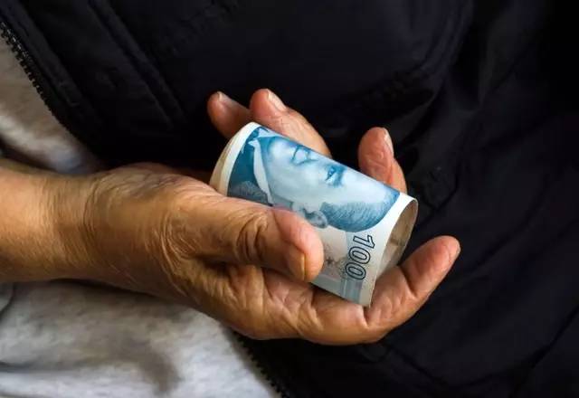 Emekli ve memur zammı netleşti: Merkez Bankası ipucunu verdi 14
