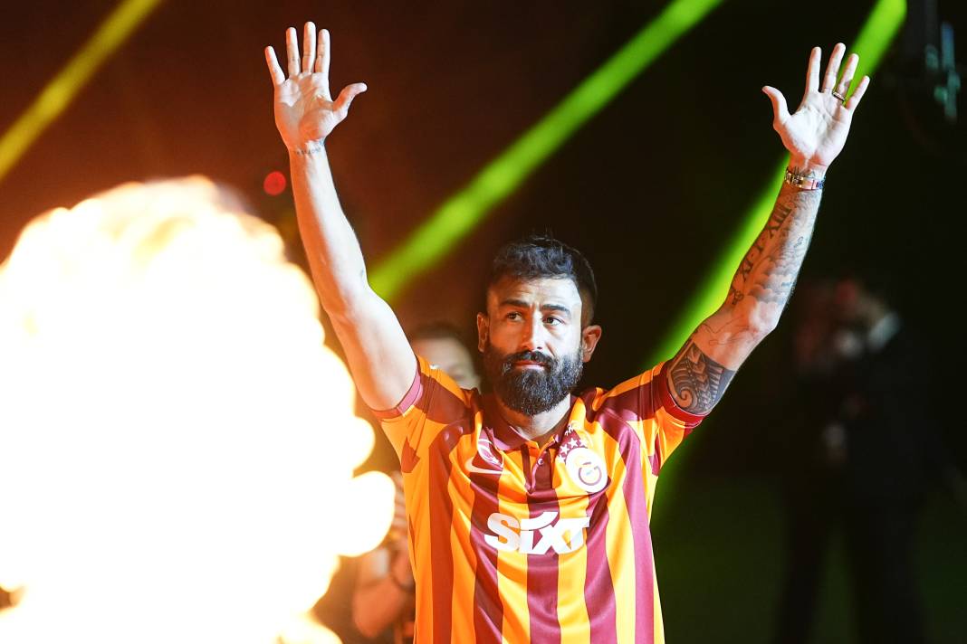 Galatasaray şampiyonluk kupasını kaldırdı. Muhteşem şov 20