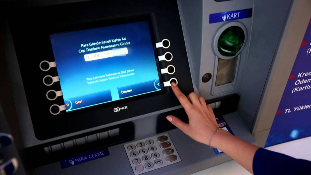 ATM'ler kartınızı anında yutacak! Para çekerken bu hatayı yapan hapı yuttu 9