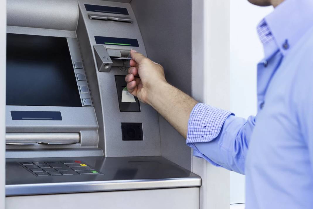ATM'lere yeni güncelleme geldi: Artık bunu yapanın kartını ATM'ler anında yutacak 10