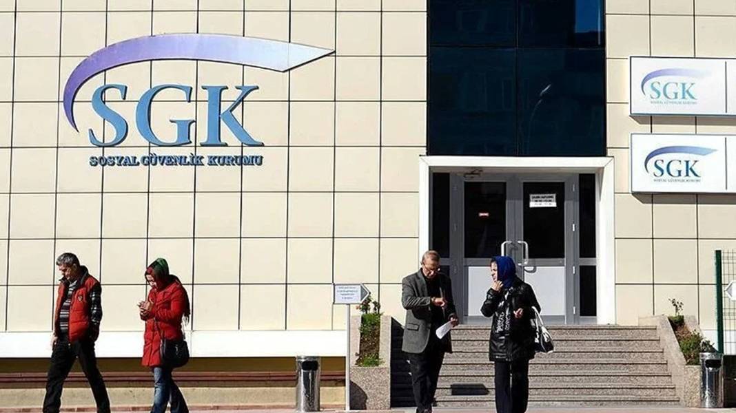 50 bin emeklinin maaşı aniden kesildi! SGK düğmeye bastı 1