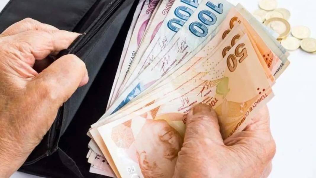 1 milyon TL'nin  aylık getirisi roket gibi uçtu: Duyan soluğu bankada alacak 10