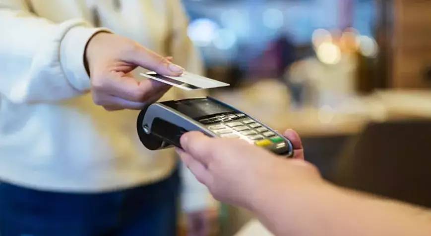 Kredi kartında flaş değişiklik: 3 kere üst üste asgarisini ödemeyen yandı! Kapatılacak 10