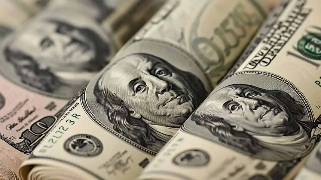 Ekonomistler açıkladı: Dolar yıl sonunda bu rakamı görecek 11