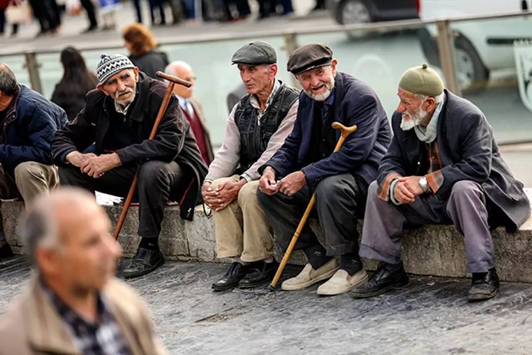 Emeklilerin yüzü gülecek! Promosyonu duyan bankaya koştu 7