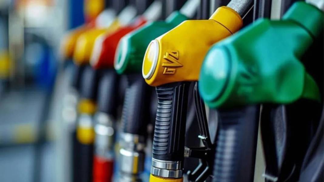 Akaryakıta hem zam hem de indirim. İşte güncel benzin, motorin ve LPG fiyatları... 11