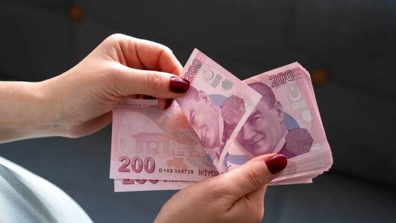 Bankalar mevduat faiz oranlarını güncelledi: 1 milyon TL'nin 1 aylık getirisi uçtu 10