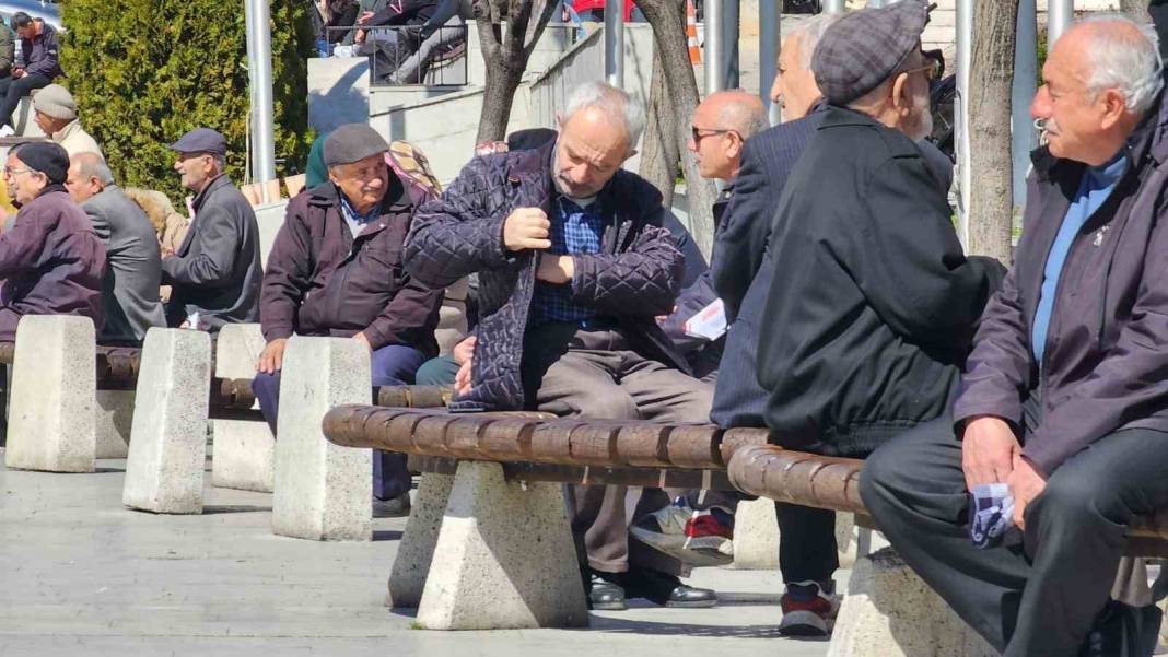 60-65 yaş üstü herkese yüzde 25 indirimli oldu! Meclis'ten geçti bugün başladı 7