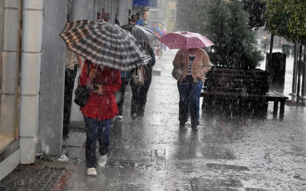 Meteoroloji il il uyardı... Gök gürültülü sağanak yağış geliyor 4