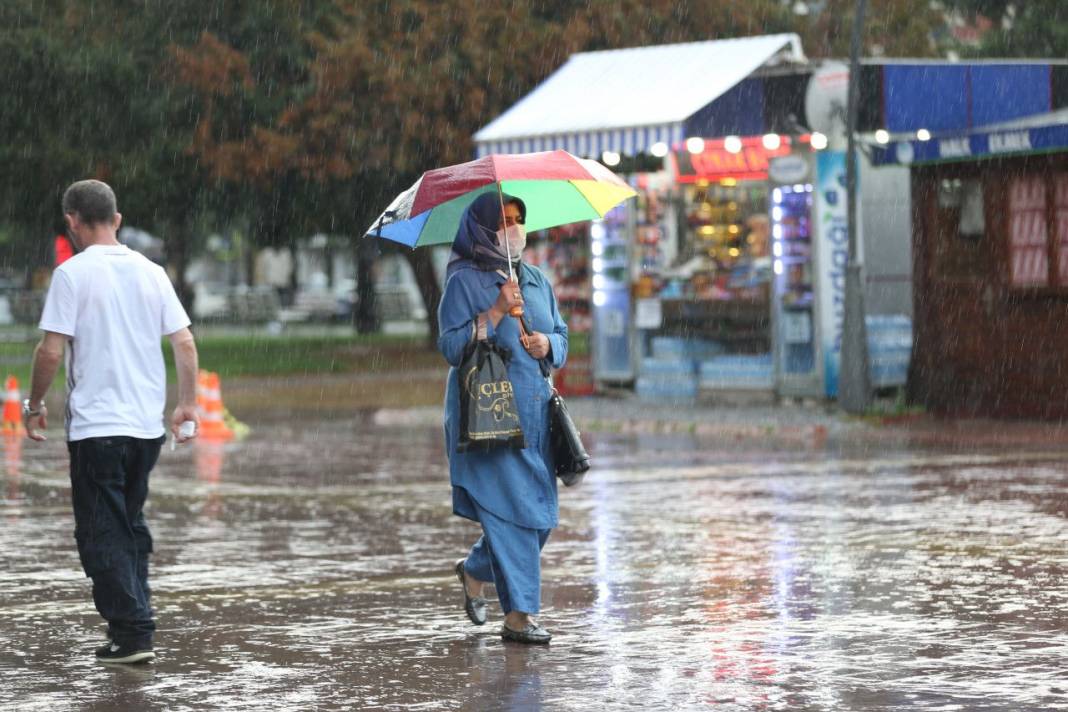 Meteoroloji il il uyardı... Gök gürültülü sağanak yağış geliyor 3