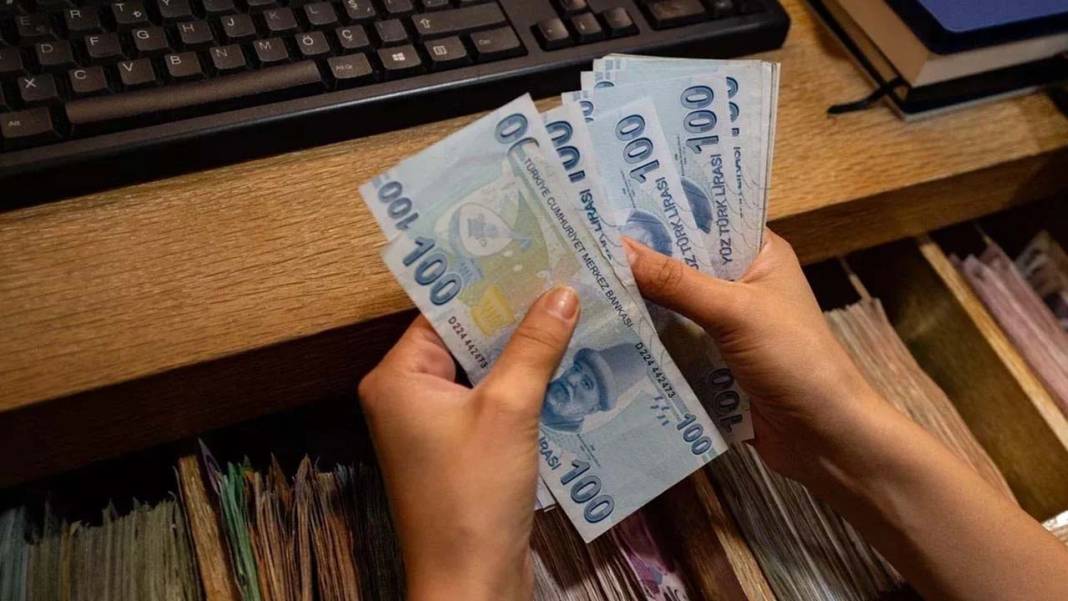 Ev hanımlarına emeklilik yolu gözüktü. 12 bin 500 lira ödeme alacaklar 8