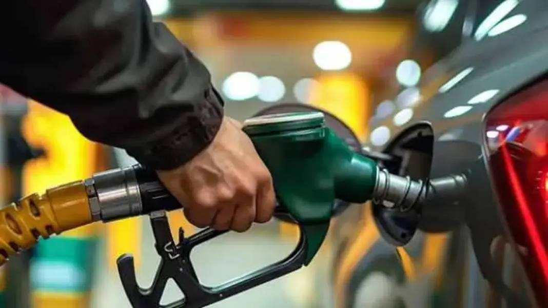 Akaryakıta hem zam hem de indirim. İşte güncel benzin, motorin ve LPG fiyatları... 5