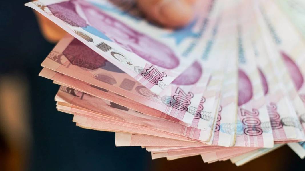 Öğretmenlere 4 bin 085 lira ödenecek. O tarihlerde hesaplara yatacak 5