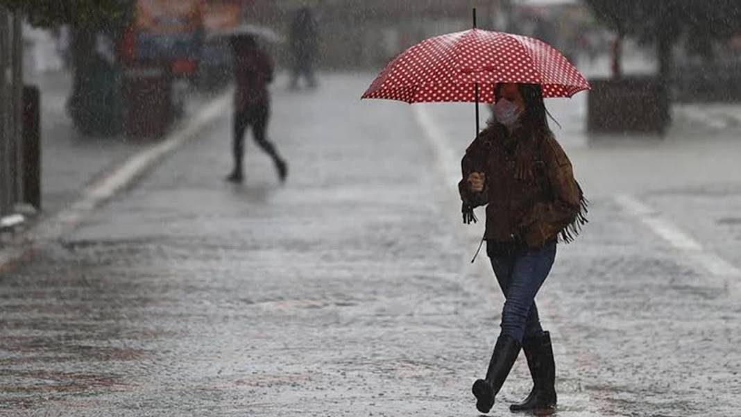 Meteoroloji'den gök gürültülü sağanak uyarısı. Sıcaklıklar birden düşecek 10