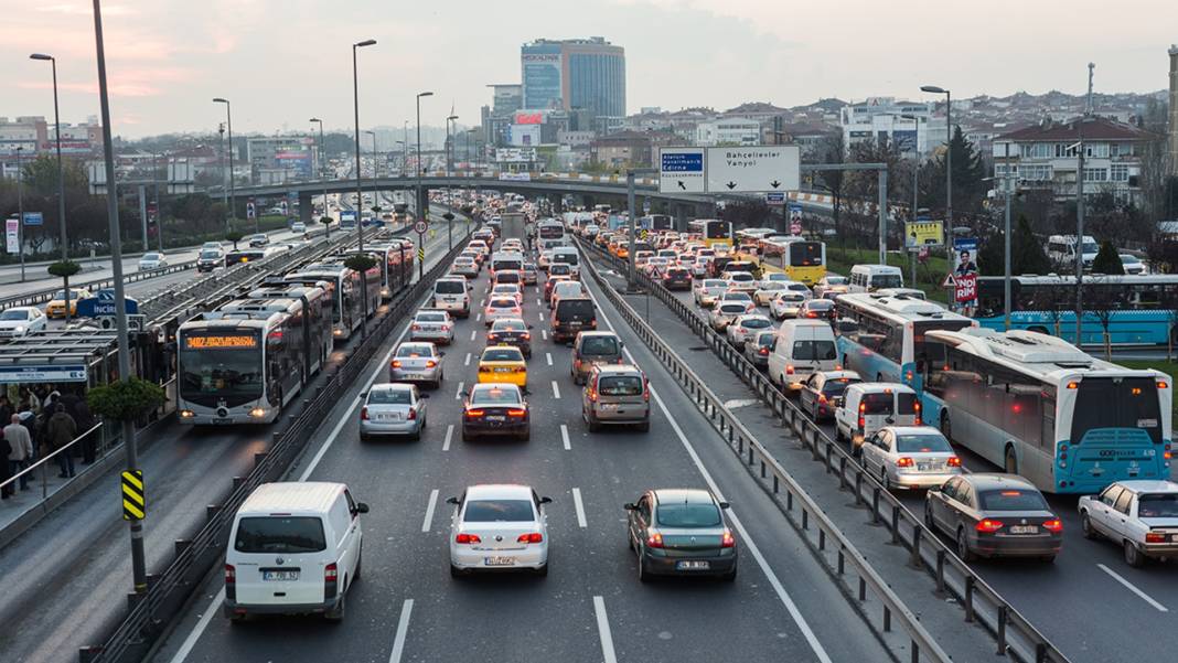 Aracında bulundurmayan benzin alamayacak! Akaryakıt istasyonlarında yeni dönem 1