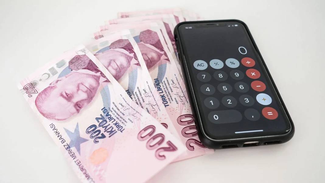 Emekli olmasına rağmen çalışmayı sürdürenler dikkat: Maaşınız kesilebilir 4