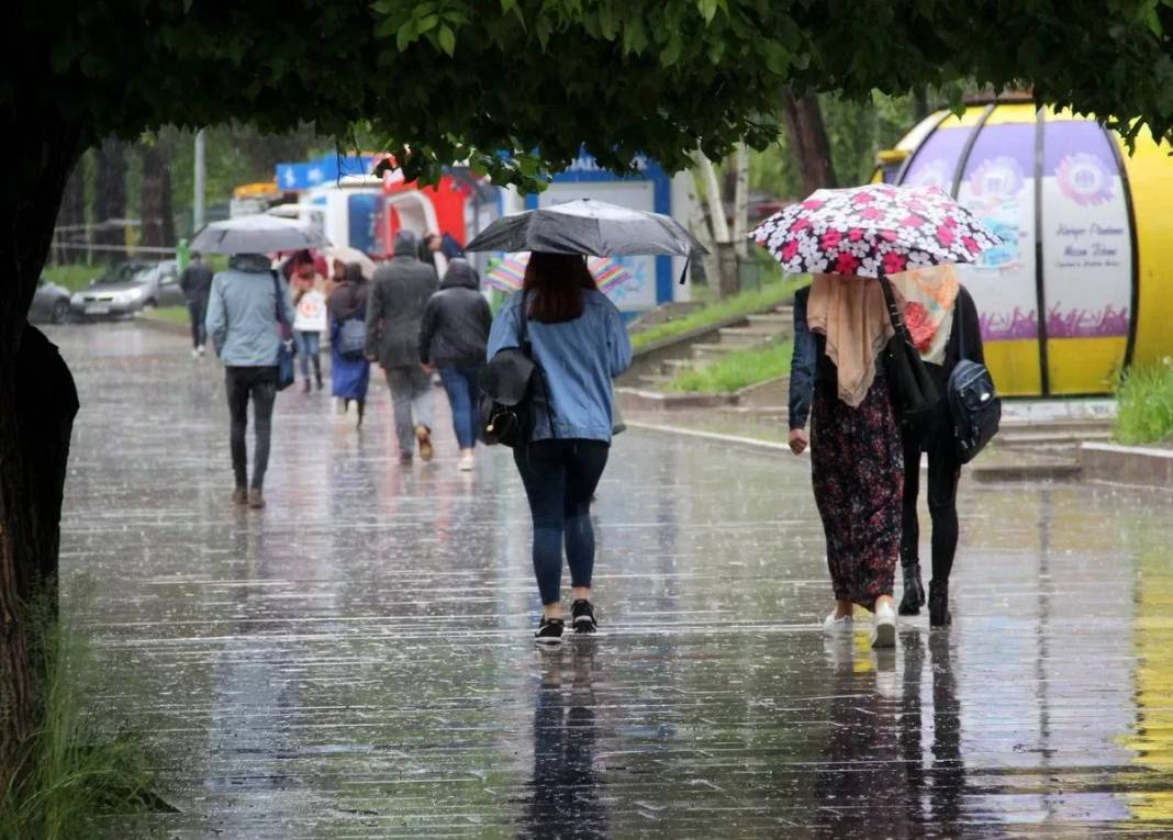 Meteoroloji il il uyardı... Gök gürültülü sağanak yağış geliyor 2