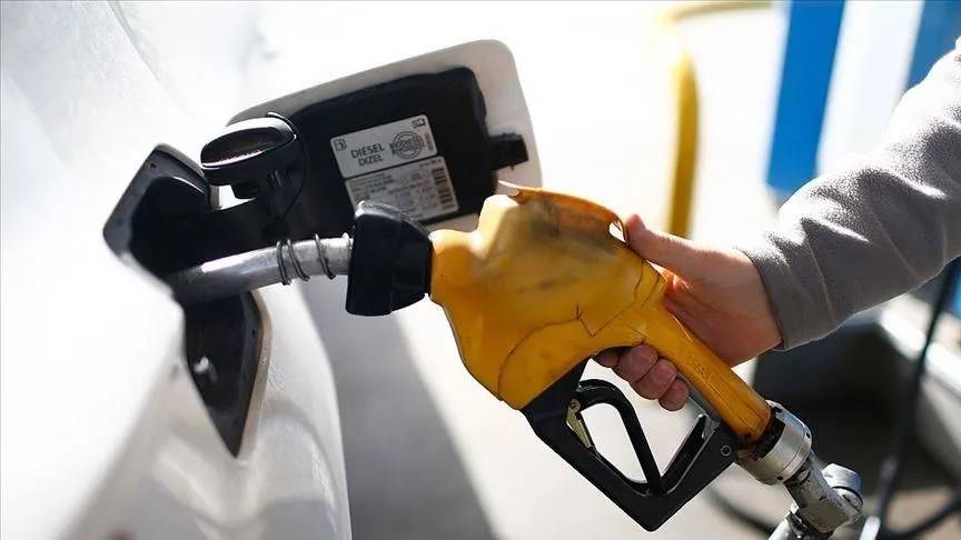 Benzine okkalı zam geliyor: Salı gününden itibaren geçerli olacak 3