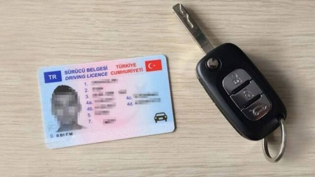 Yeni tip ehliyetler için geri sayım başladı! Değiştirmeyen ceza ödeyecek 3