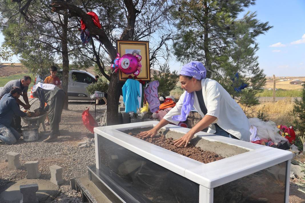 Narin'in mezarı yaptırıldı. Başucuna Türk bayrağı da dikilecek 5