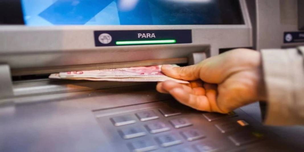 ATM'lerde yeni dönem: Para çekmek için artık bu belge zorunlu 5