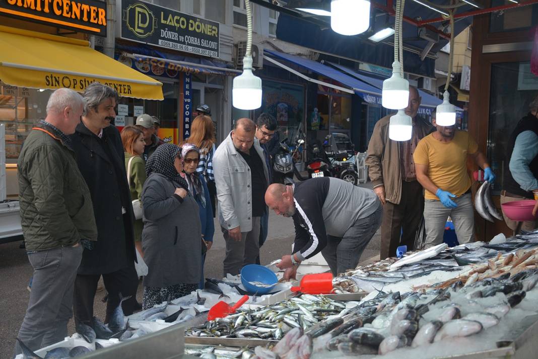 Tezgahlarda şenlik yaşandı: 1 kilodan fazla geliyor, fiyatı ise 100 TL 2